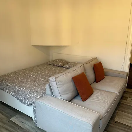 Apartment Immeuble Au Coeur De : Vivez L'experience Unique De La Rue Verbist *