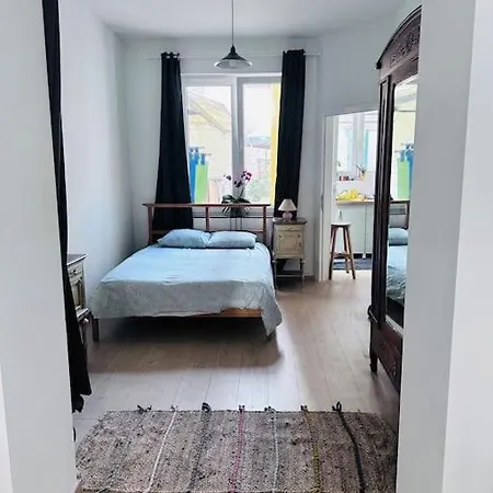 Cosy Pres Du Centre 아파트 *