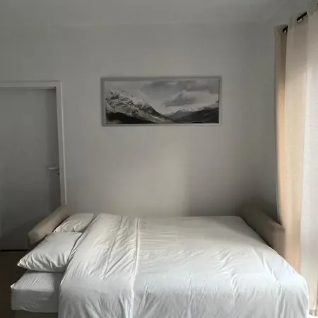 Lumineux Dans Un Quartier Anime Brusel