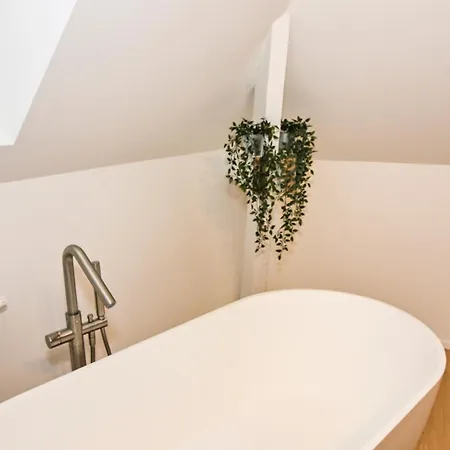 Апартаменты Family Duplex Getaway - Perfectly Positioned For Adventures