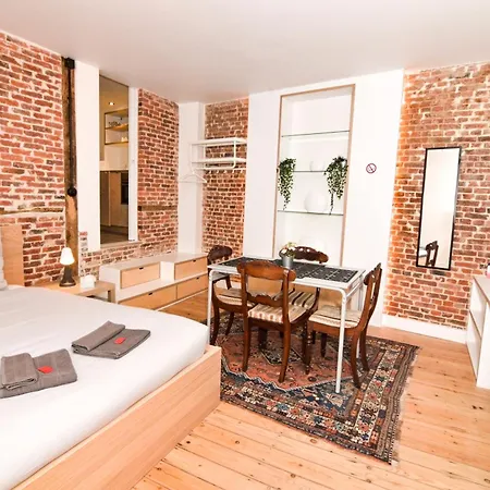 Апартаменты Family Duplex Getaway - Perfectly Positioned For Adventures *