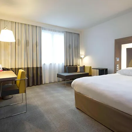 Novotel Centre Hotel 4*