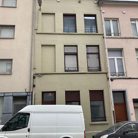 Awesome Studio In Marolles Brüksel