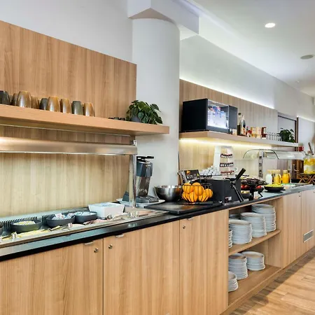 Hotel Hilton Garden Centre 4*
