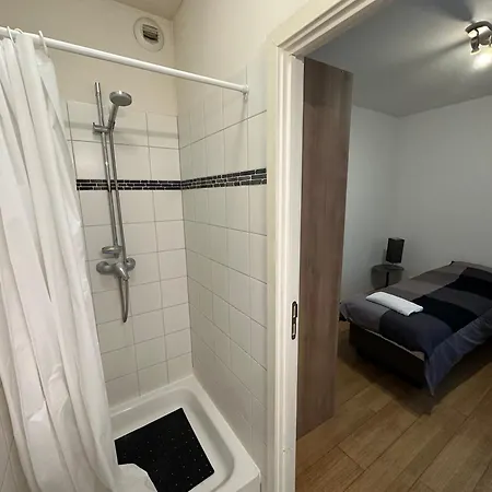3 Bedroom In Center With Balcony View * בריסל
