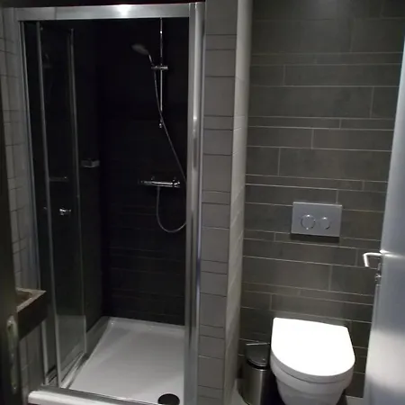 Brxxl 5 Centre אכסניה