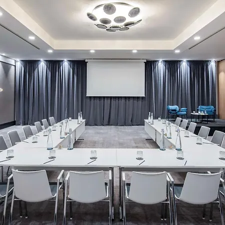 מלון Radisson Collection Grand Place