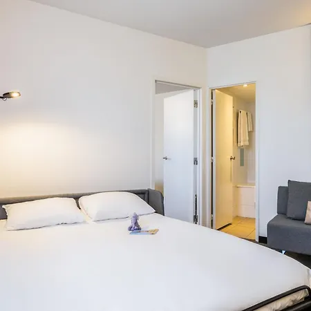 Novotel Off Grand Place Hotel