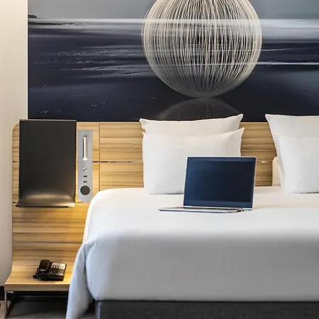 Отель Novotel Off Grand Place Брюссель