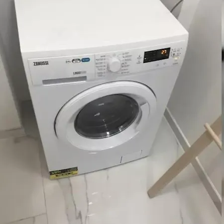 Brand New 1 Bedroom In The Center * Брюссель
