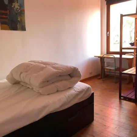 Cozy & Comfy House In Forest! בית נופש