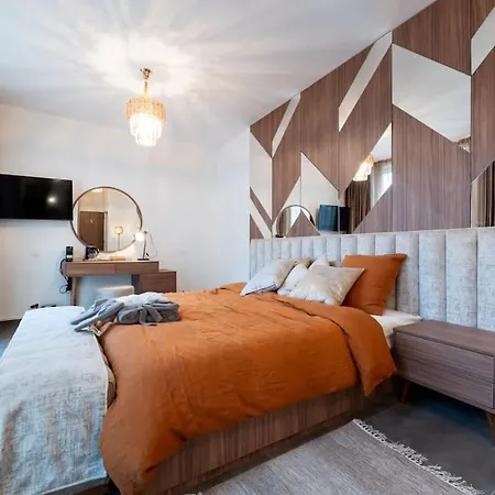 Luxueux 5 Apartment *