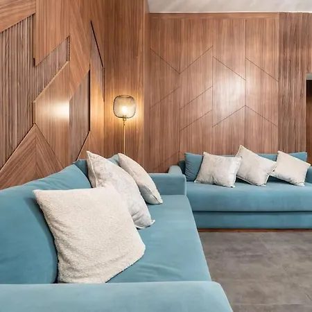 Apartment Luxueux 5 *