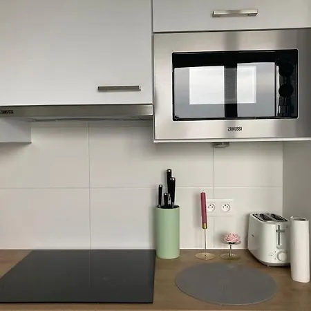 Luxury With Stunning View & Free Parking Apartment *