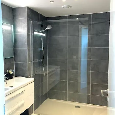 Luxury With Stunning View & Free Parking Appartement