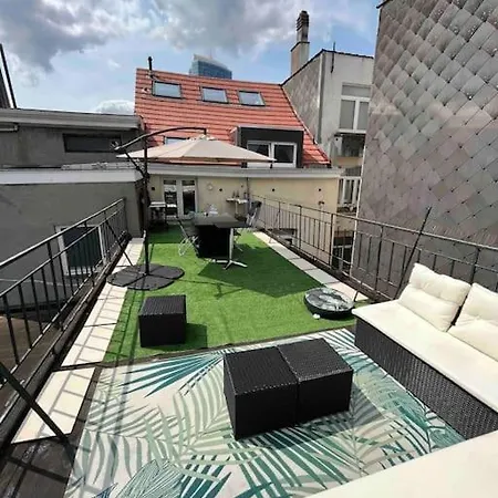 아파트 Duplex Avec Terrasse Quartier Europeen 브뤼셀