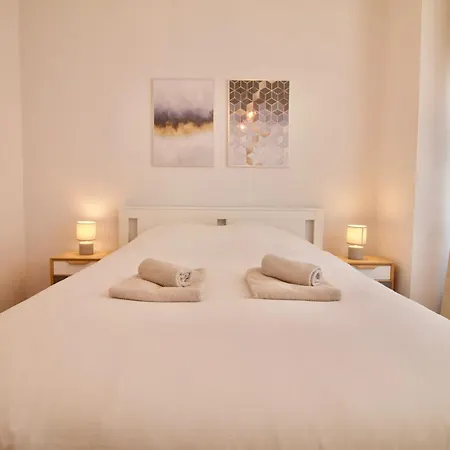 Heart Of Grand Place - Stunning 3br Triplex * Brussels