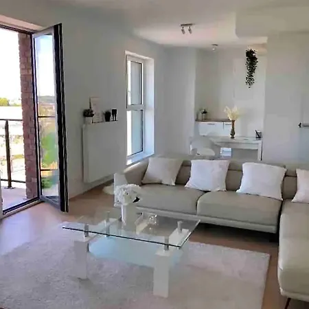Luxury With Stunning View & Free Parking 公寓