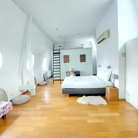 New Stylish Grand Place City Center Duplex Apartment Brüssel