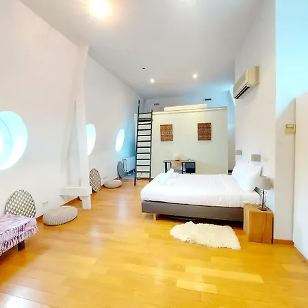 New Stylish Grand Place City Center Duplex Apartment