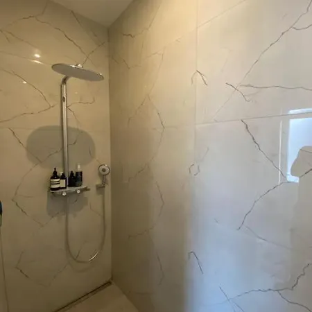 Apartment Recent Fully Renovated