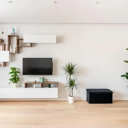 European Heart 2-bedroom Flat. Appartement *