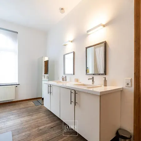 Spacious In Brussels, Large Private Garden Apartament *