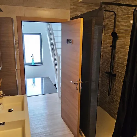 ホームステイ Deluxe Au 2eme Etage, Double Au 4eme Etage ブリュッセル