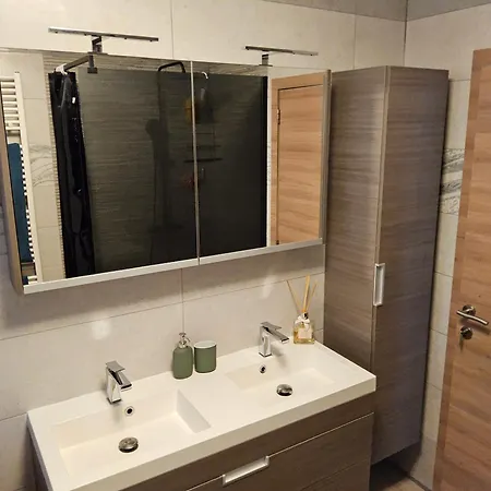 ホームステイ Deluxe Au 2eme Etage, Double Au 4eme Etage