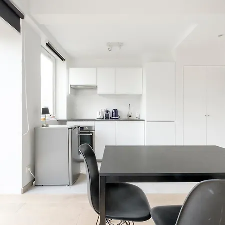 Appartement Beautiful Close To Avenue Louise Brussel