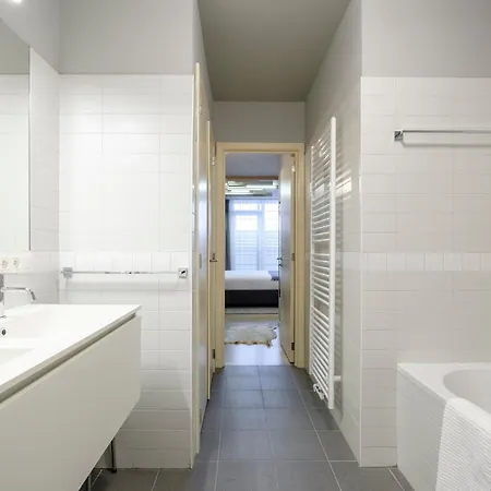 Beautiful 1 Bedroom Close To Parc De Brüksel
