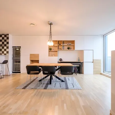 Beautiful 1 Bedroom Close To Parc De Brussels