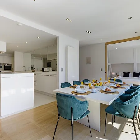 Couronne Βρυξέλλες