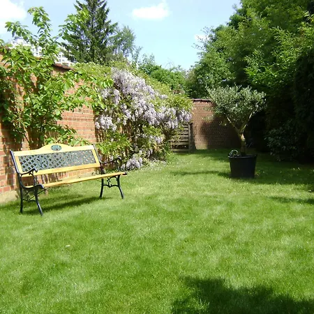 Brigitte & Alain Bed & Breakfast 3*