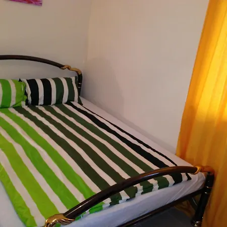 布鲁塞尔公寓酒店 *