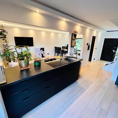 Séjour chez l'habitant Town House With Garden - 1 With Shared Bathroom