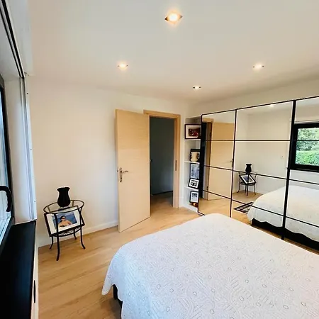 Town House With Garden - 1 With Shared Bathroom *