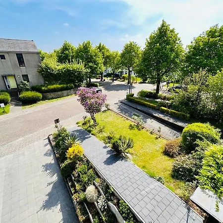 Town House With Garden - 1 With Shared Bathroom * 布鲁塞尔