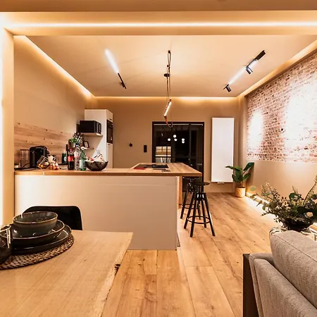 Golden Dove Luxury Apartment *