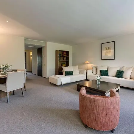 Unique Luxury Flat アパート *