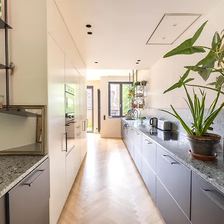 Apartment Garden House - 4 Bdrs