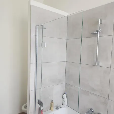 Chambre Disponible *