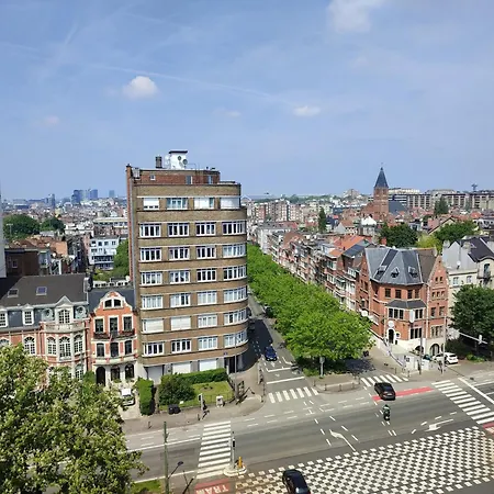 Charming In Etterbeek 70 M² With Balcony Апартаменты