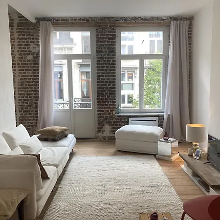 Apartment Spacieux Typiquement Bruxellois *