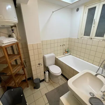 Charming In Ixelles 40 M² Private Parking Appartement