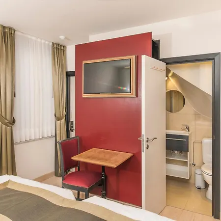 Agora Grand Place فندق