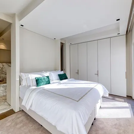 4bd In Apartment *