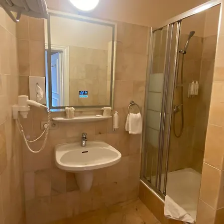 Hotell La Bourse 3*
