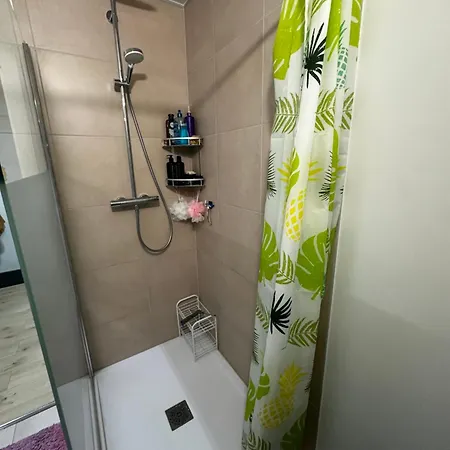 Alexanor Cosy Private In A Shared * Bruselas