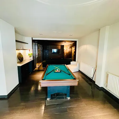 Down Town Spacious Loft Retreat With Private Parking Bryssel